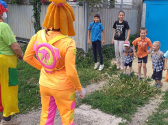 Более 70 детей в Анапе получили подарки от волонтёров