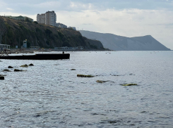 В день открытия новых дверей в Анапе ветрено и жарко