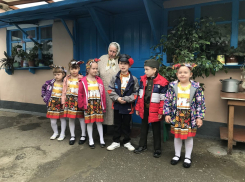 В Анапе дети поздравили ветеранов