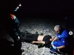 Два человека сорвались с крутого склона под Анапой