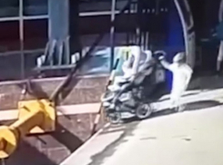 Двое детей вместо Анапы попали в больницу, упав на рельсы