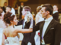 Сколько стоит пойти на бал в Анапе и реально ли научиться танцевать за 2 занятия?