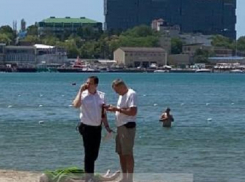 Подробности трагедии на пляже: женщине стало плохо на берегу
