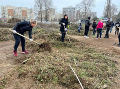 На территории бывшего Восточного рынка в Анапе прошел субботник