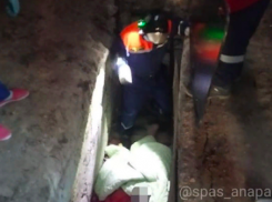 Женщина из хутора Чекон под Анапой упала с крыши гаража