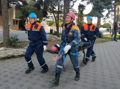 В Анапе спасли более 300 человек, в том числе 72 ребёнка