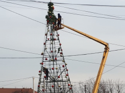 Успейте сфотографироваться: новогодние украшения в Анапе скоро уберут 