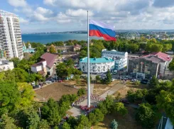 Мэр города Василий Швец поздравил анапчан с Днем Государственного флага России