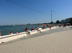 В день гамака в Анапе солнечно и жарко