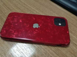 У жительницы Челябинска под Анапой украли iPhone стоимостью более 50 тысяч рублей