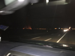 Прямо сейчас недалеко от Анапы горят плавни в районе Чембурки