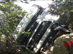 Под Анапой фура вылетела в кювет