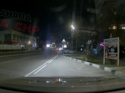 Жители Анапы сняли падающий метеорит над Черным морем - видео