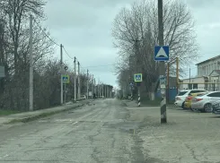 В Анапе выявили нарушения в содержании дорог у школ и детсадов
