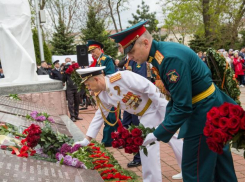 Анапчане удивлены, в городе так много отдыхающих, а торжественного марша Победы не было