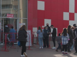 «В Анапе из ТРЦ сделали поликлинику»: читатели «Блокнота» о вакцине и QR-кодах 