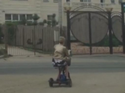 В с. Витязево под Анапой обнаружена необычная велосипедистка