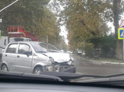 В Анапе в дтп погиб водитель, пострадала женщина и произошло столкновение нескольких авто