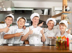 Работа в кафе при отеле. Питание и проживание - бесплатно, премия за отличную работу