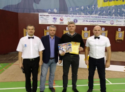 В Анапе наградили мужчину, который поощряет «игры» с ножами