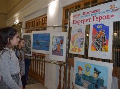 В Анапе открылась выставка «Портрет героя»