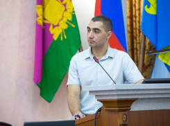 Армену Григоряну поручено провести анализ воды в ЖК «Горгиппия» и заняться этой проблемой