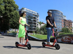 Они еще и взрываются: чем опасны так популярные в Анапе электросамокаты