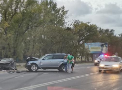 На Симферопольском шоссе в Анапе «БМВ» спровоцировал массовую аварию