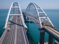 Крымский мост для движения грузовиков планируются открыть в марте