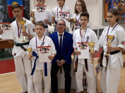 Анапские каратисты «отобрали» у соперников 5 золотых медалей