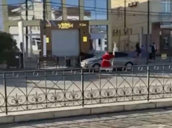 Дед Мороз устроил неадекватные танцы в Анапе: есть видео
