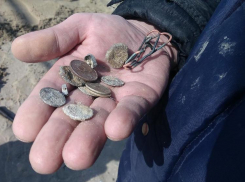 Анапские кладоискатели находят антикварные вещи в море и на пляже