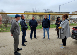В хуторе Красном под Анапой решают проблему с водоотведением в МКД