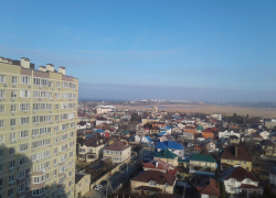 В день рождения бутерброда в Анапе ясно и прохладно