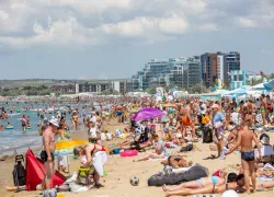 Бесплатные туалеты и нормальные заходы в море: анапчане о благоустройстве пляжей