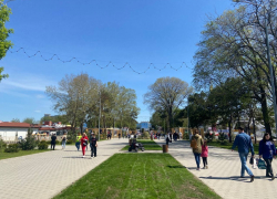 В день смешных нелепиц в Анапе тепло 