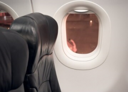 «Я тебя щас вырублю»: агрессивный анапчанин буянил на борту самолета