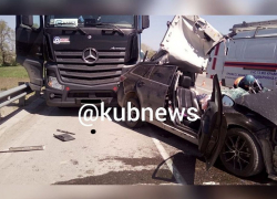  Опубликовано видео смертельного ДТП на трассе из Анапы в Краснодар