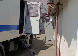 Девушка-"биодрон" и 11 млн рублей: раскрыты детали крупной кражи в Анапе