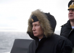 За прошедшими у берегов Крыма военными учениями наблюдал лично Путин