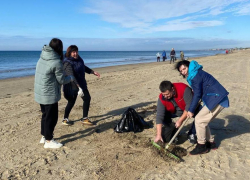 Жители Херсонской области устроили в Анапе субботник