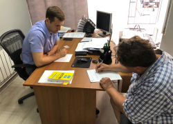 В Анапе составили протокол на мужчину, который разбрасывал мусор в неположенном месте