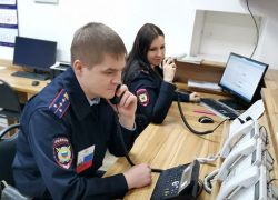 В станице Анапской в подъезде дома ограбили продавца парфюмерии