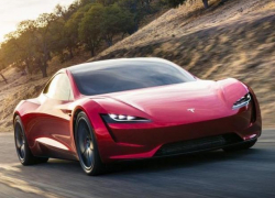 Компания «Tesla» презентовала самый быстрый в мире автомобиль