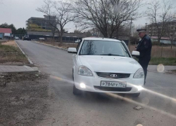 Водитель "Приоры" в Анапе пересёк две сплошные и был найден полицей