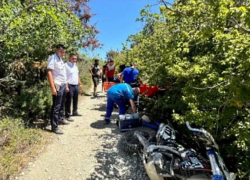 В горах под Анапой столкнулись два мотоциклиста – потребовалась целая операция по спасению