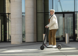 Любителям прокатиться с ветерком: теперь скорость передвижения электросамокатов по Анапе ограничена