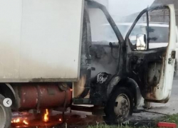 В хуторе Рассвет под Анапой загорелась грузовая "Газель"