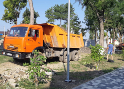 Субботник прошёл в новом парке станицы Гостагаевской под Анапой