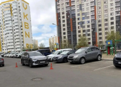 В Анапе водитель сбил ребёнка во дворе жилого дома